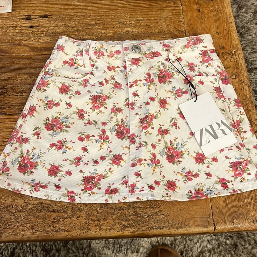 Girl Zara Flower Skirt - EUC